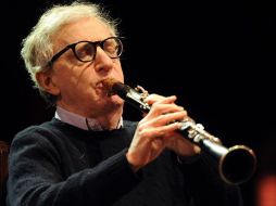 En la imagen Woody interpretando una pieza con su clarinete. REUTERS  /