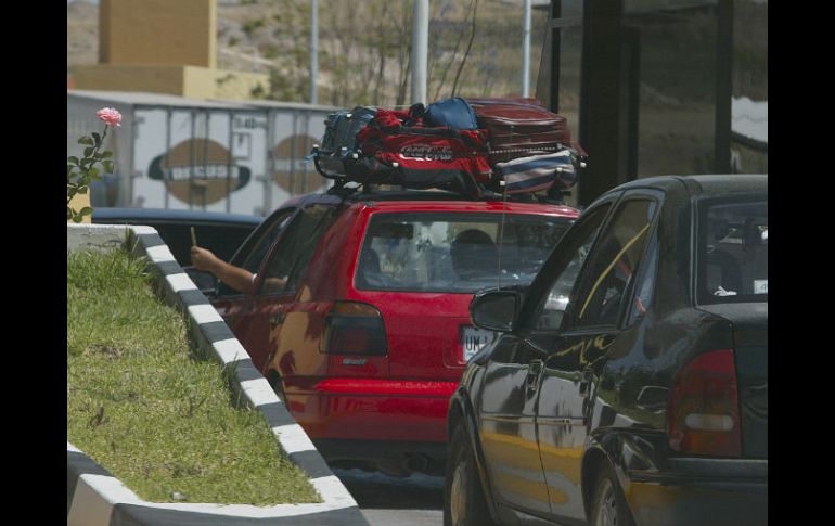 En la caseta de Plan de Barrancas se registra una afluencia vehicular diaria de nueve mil automotores.  /