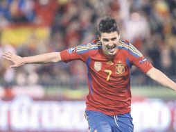 David Villa festeja su segunda anotación, ayer en Granada ante los checos. EFE  /