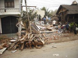 Imagen del desastre después del temblor en la localodad de Tachilek, Birmania. REUTERS  /