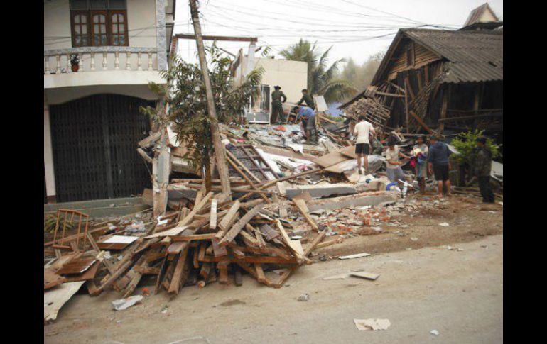 Imagen del desastre después del temblor en la localodad de Tachilek, Birmania. REUTERS  /