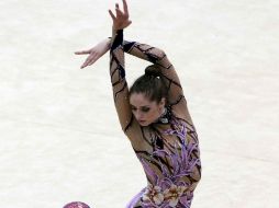 Cynthia Valdez durante rutina de gimnasia en Guadalajara 2010. MEXSPORT  /