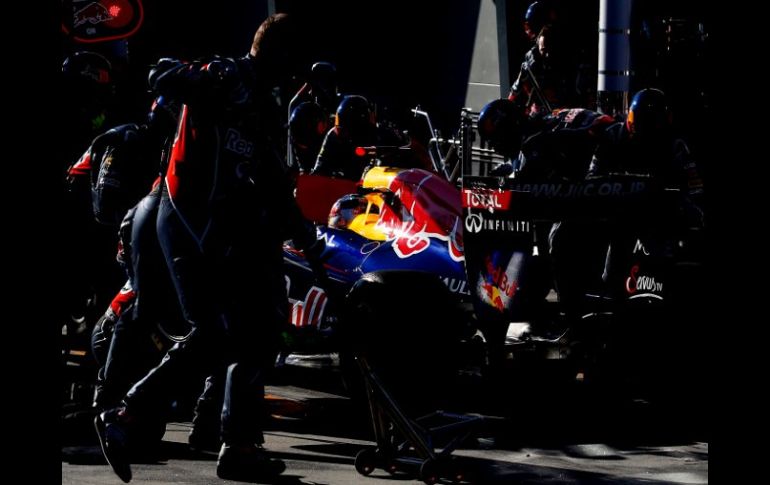 Sebastian Vettel en cambio de llantas, durante el Gran Premio de Australia. EFE  /