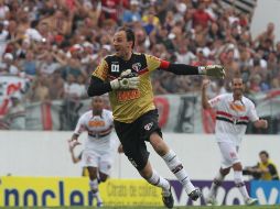 Emocionado, Rogerio festeja su histórico gol en el marco del Clásico paulista. EFE  /