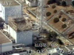 Imagen de video de hoy que muestra los edificios de los reactores 1 y 2 en la planta de Fukushima. AFP  /