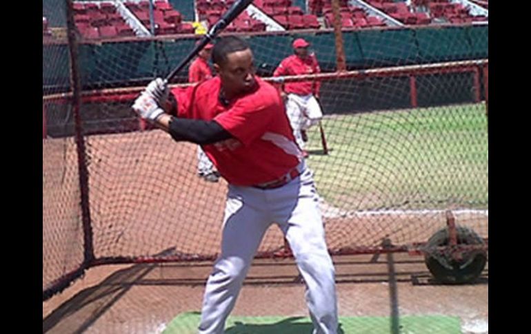 Victor Díaz durante el entrenamiento de los Rojos del Águila de Veracruz. Foto tomada de la página web del equipo.  /