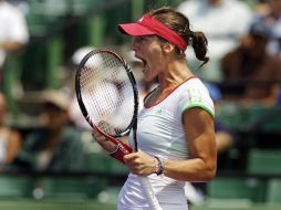 La tenista alemana Andrea Petkovic celebra con euforia al ganar un punto decisivo del encuentro que ganó. REUTERS  /