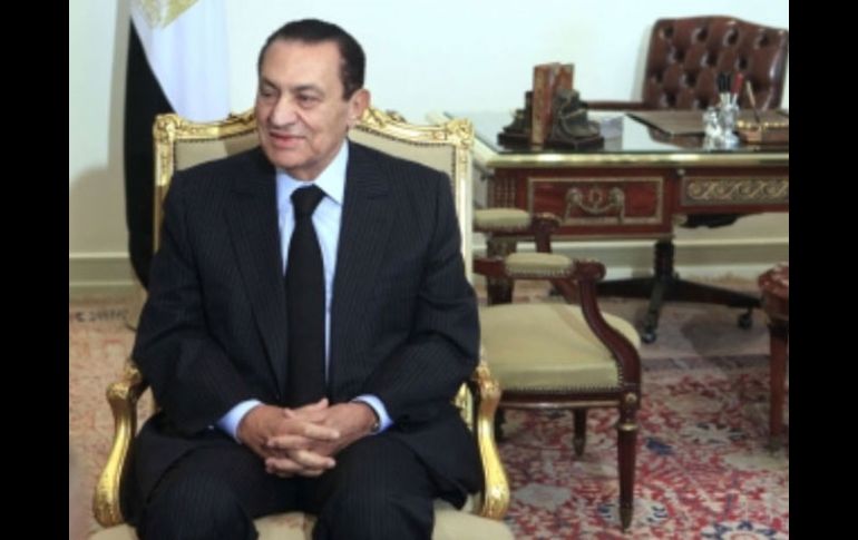 El Ejército egipcio desmintió que el ex presidente Hosni Mubarak haya viajado hacia Arabia Saudí por problemas de salud. AP  /