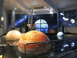 Se muestra la sala del planetario, este recibió una inversión de más de cien millones de dólares para su reconstrucción. EFE  /