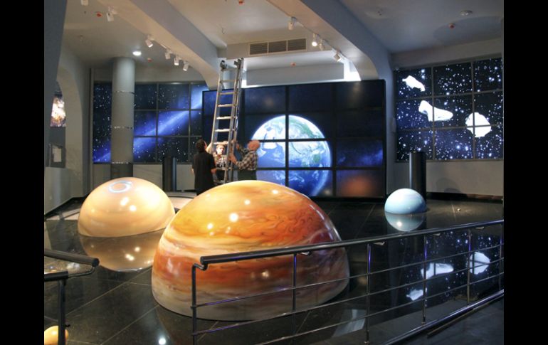 Se muestra la sala del planetario, este recibió una inversión de más de cien millones de dólares para su reconstrucción. EFE  /