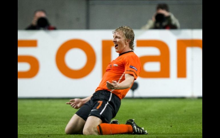 El jugador Dirk Kuyt de Holanda celebra un gol ante Hungría. EFE  /