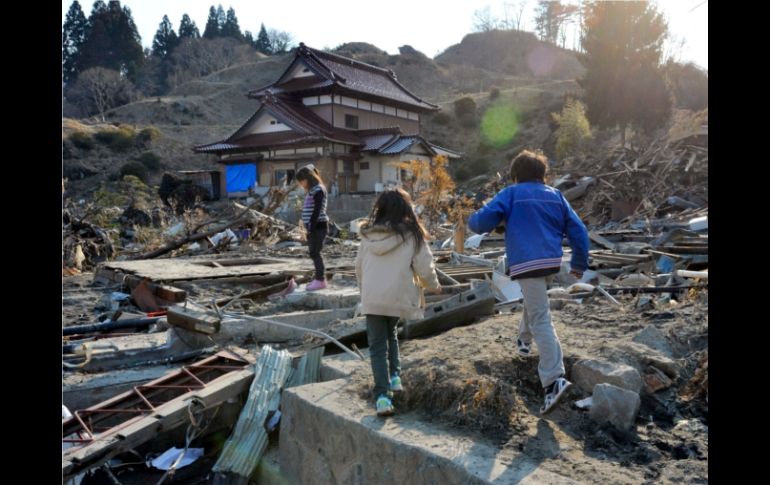 SRE fue el encargado de llevar la ayuda humanitaria a Japón. EFE  /