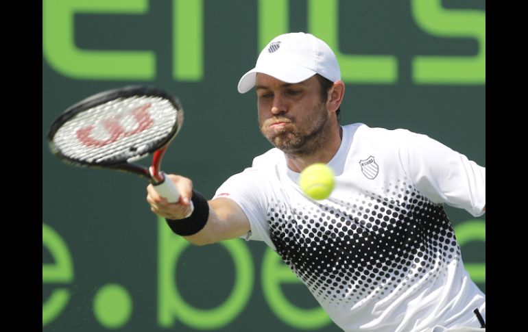 Mardy Fish, quien está jugando un tenis impecable, se enfrentará ahora al serbio Novak Djokovic en semifinales. AP  /