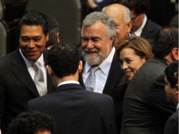 Alejandro Encinas dialoga con colegas en San Lázaro. El perredista niega contactos con Los Pinos. NTX  /