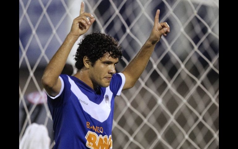 Jose Ortigoza, del Cruzeiro de Brasil, celebra uno de los goles que les dio el pase. REUTERS  /