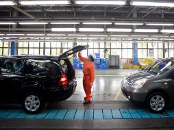 Varias plantas suspenderán operaciones por el retraso en el arribo de piezas. REUTERS  /