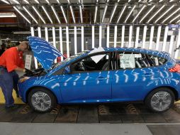 Ford también señaló que pararía otras dos plantas la semana próxima en Michigan y México. AP  /