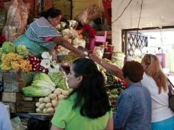 Señala especialista que los mercados municipales cuentan con grandes ventajas competitivas. ARCHIVO  /