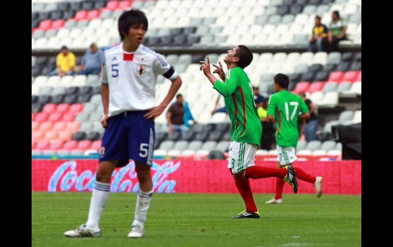 Los seleccionados de la sub-17 festejan tras anotación a Japón. MEXSPORT  /