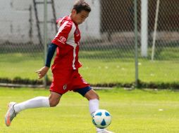 El jugador de las Chivas, Erick 'Cubo' Torres, durante una sesión de entrenamiento con el equipo. MEXSPORT  /