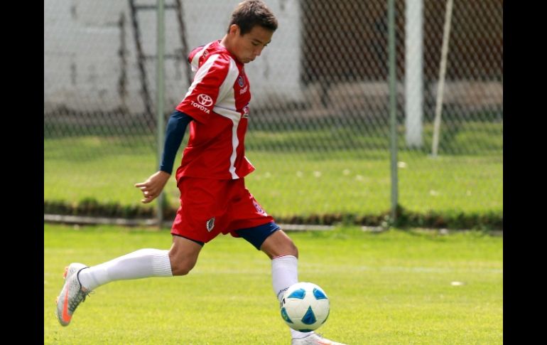 El jugador de las Chivas, Erick 'Cubo' Torres, durante una sesión de entrenamiento con el equipo. MEXSPORT  /