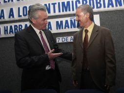 Alfonso Petersen y Jaime Agustín González celebraron ayer el Día Mundial de la Salud. S. NÚÑEZ  /