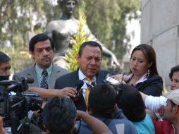 Jesús Zambrano, líder de los perredistas en el país afirma que el Consejo Estatal acatará la decisión del CPN. NTX  /