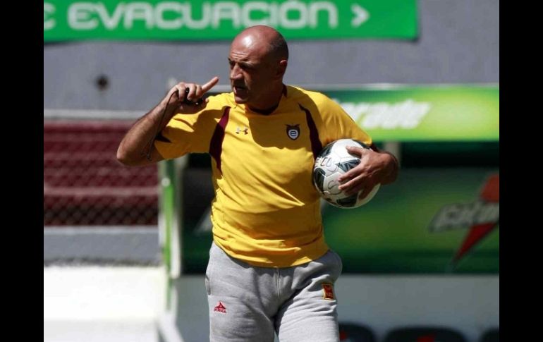 José Luis Sánchez Solá asegura que su equipo se ha preparado muy bien para el duelo ante los Gallos Blancos. MEXSPORT  /