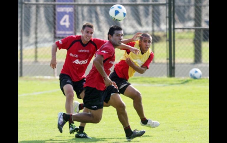 Los rojinegros del Atlas se preparan para cumplir con su siguiente partido del Torneo Clausura 2011. A. CAMACHO  /