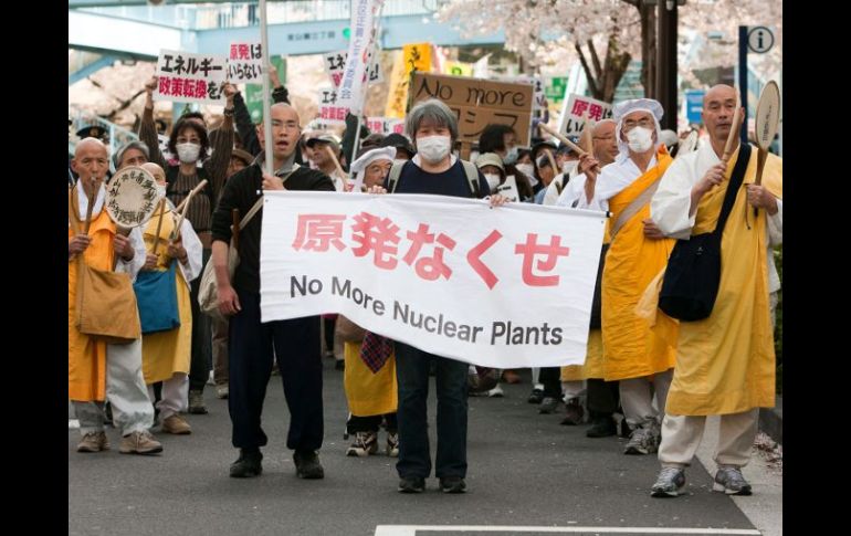 Manifestantes protestan contra la energía nuclear en Tokio, Japón. EFE  /