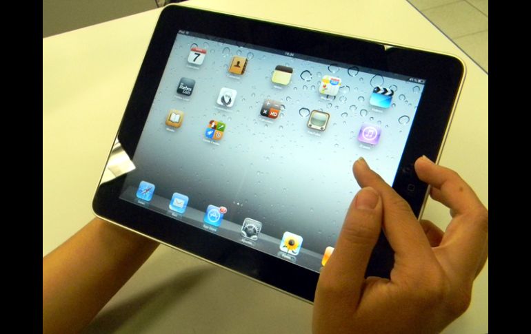 la tableta de Apple ofrece al usuario una multitud de apps descargables que le da una nueva funcionalidad. A.OROZCO  /