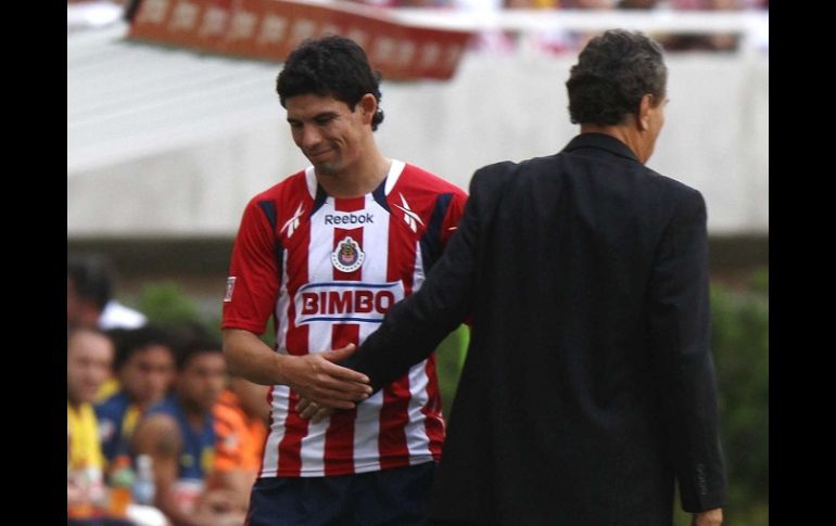 Jonny Magallón al salir del área de juego en el partido ante el América. MEXSPORT  /