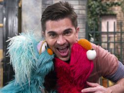 En el episodio, además de Juanes y Elmo, también aparece Rosita. EFE  /