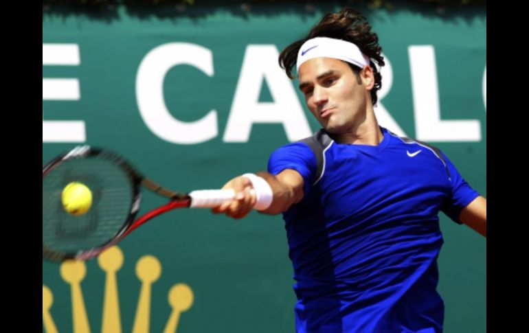 El tenista número tres del mundo, Roger Federer durante la segunda ronda del torneo de Montecarlo. AP  /