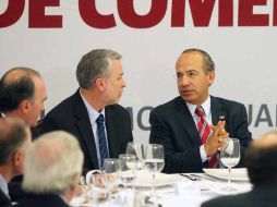 El lunes, Felipe Calderón, en comida con empresarios y con el gobernador, se refirió a los recursos perdidos para el BRT. A. CAMACHO  /