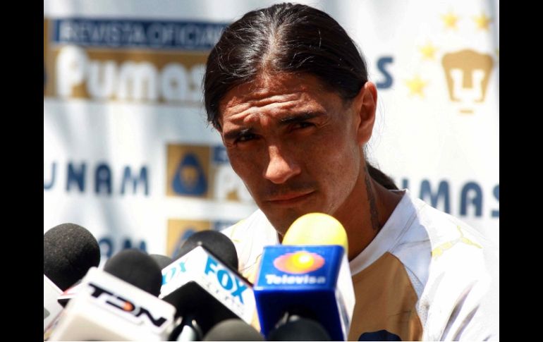 Francisco Palencia durante una conferencia después de el entrenamiento con Pumas. MEXSPORT  /