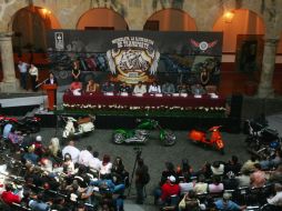 El patio central del Congreso local se transformó con la presencia de clubes de motociclistas. A. GARCÍA  /