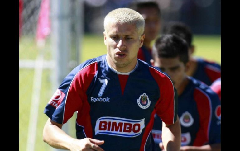 Adolfo Bautista durante un entrenamiento con Chivas. MEXSPORT  /