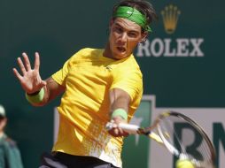 Rafael Nadal devolviendo la pelota a su contrincante Nieminen. AFP  /