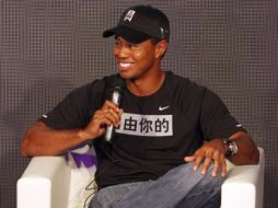 Tiger Woods hablando con los medios en una rueda de prensa. AP  /