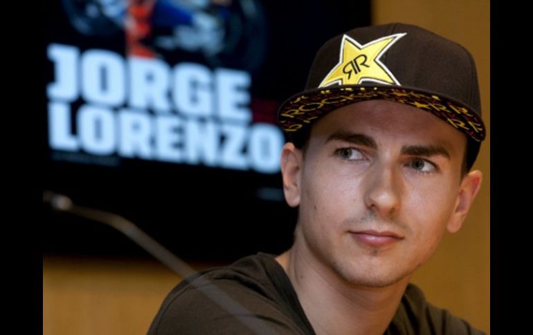 Jorge Lorenzo en la presentación del libro El nuevo rey de Moto GP. EFE  /