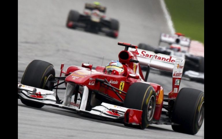 Fernando Alonso durante la carrera del Gran Premio de Malasia. EFE  /