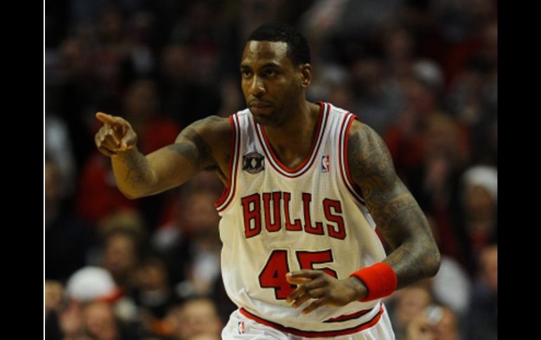 El jugador de los Bulls de Chicago Rasual Butler celebra tras anotar ante los Nets de Nueva Jersey. EFE  /