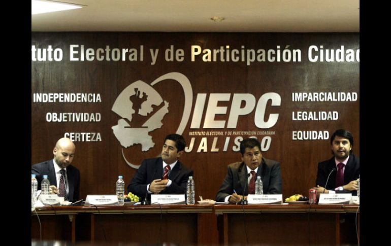 La comisión está presidida por el Consejero Electoral Juan Alcalá e integrada por Sergio Castañeda y Everardo Vargas. E. BARRERA  /