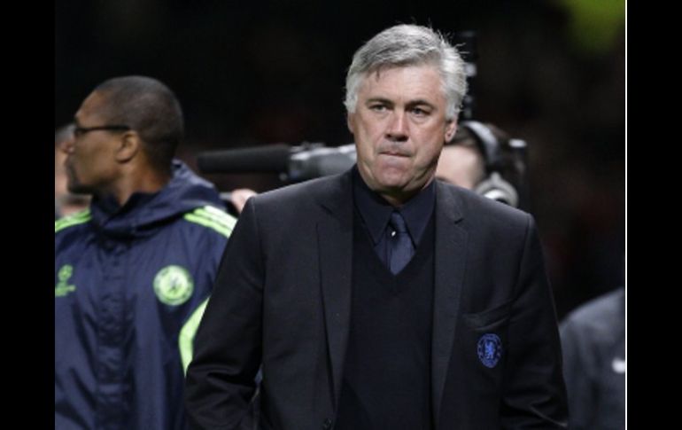 Carlo Ancelotti tras la eliminación de su equipo por parte del ManU de la Champions League. AP  /