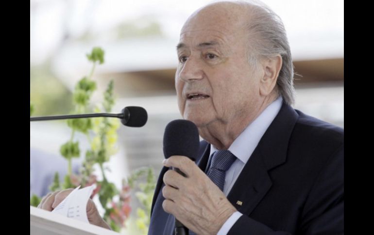 El presidente de la FIFA, Joseph Blatter, habla durante la inauguración de las instalaciones del Proyecto Goal en San José. EFE  /