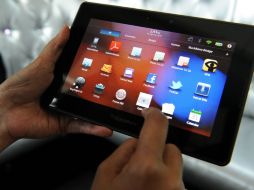 A simple vista, el PlayBook parece similar a otros competidores del iPad. AFP  /