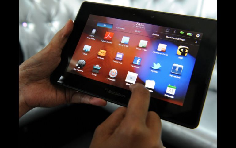 A simple vista, el PlayBook parece similar a otros competidores del iPad. AFP  /