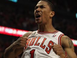 El base de los Bulls, Derrick Rose, festeja tras encestar ante los Pacers de Indiana. AFP  /