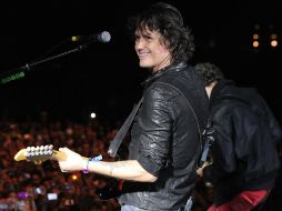 Saúl Hernández, líder  y voz de Caifanes, ante una multitud entregada en el Festival de Coachella.AFP  /